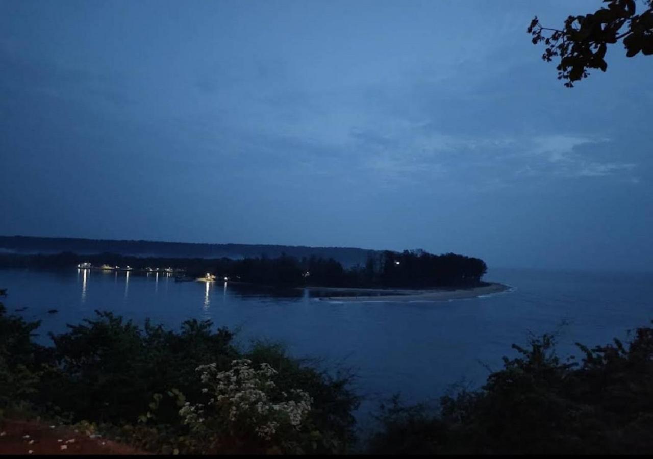 Hill Rock Goa Coconut Inn Arombol Terekhol Экстерьер фото