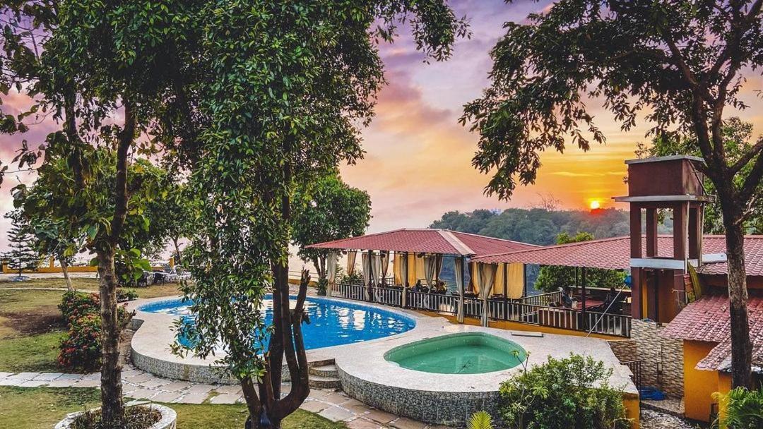 Hill Rock Goa Coconut Inn Arombol Terekhol Экстерьер фото